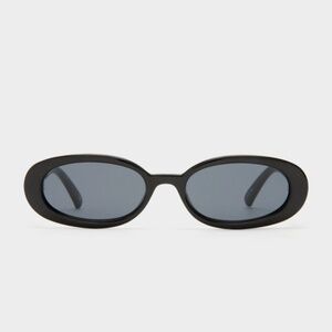 Le Specs Outta Love Sunglasses NWOT (Black)